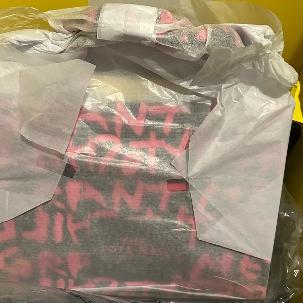Marc Jacobs Black and Pink Graffiti - Picture 3 of 5